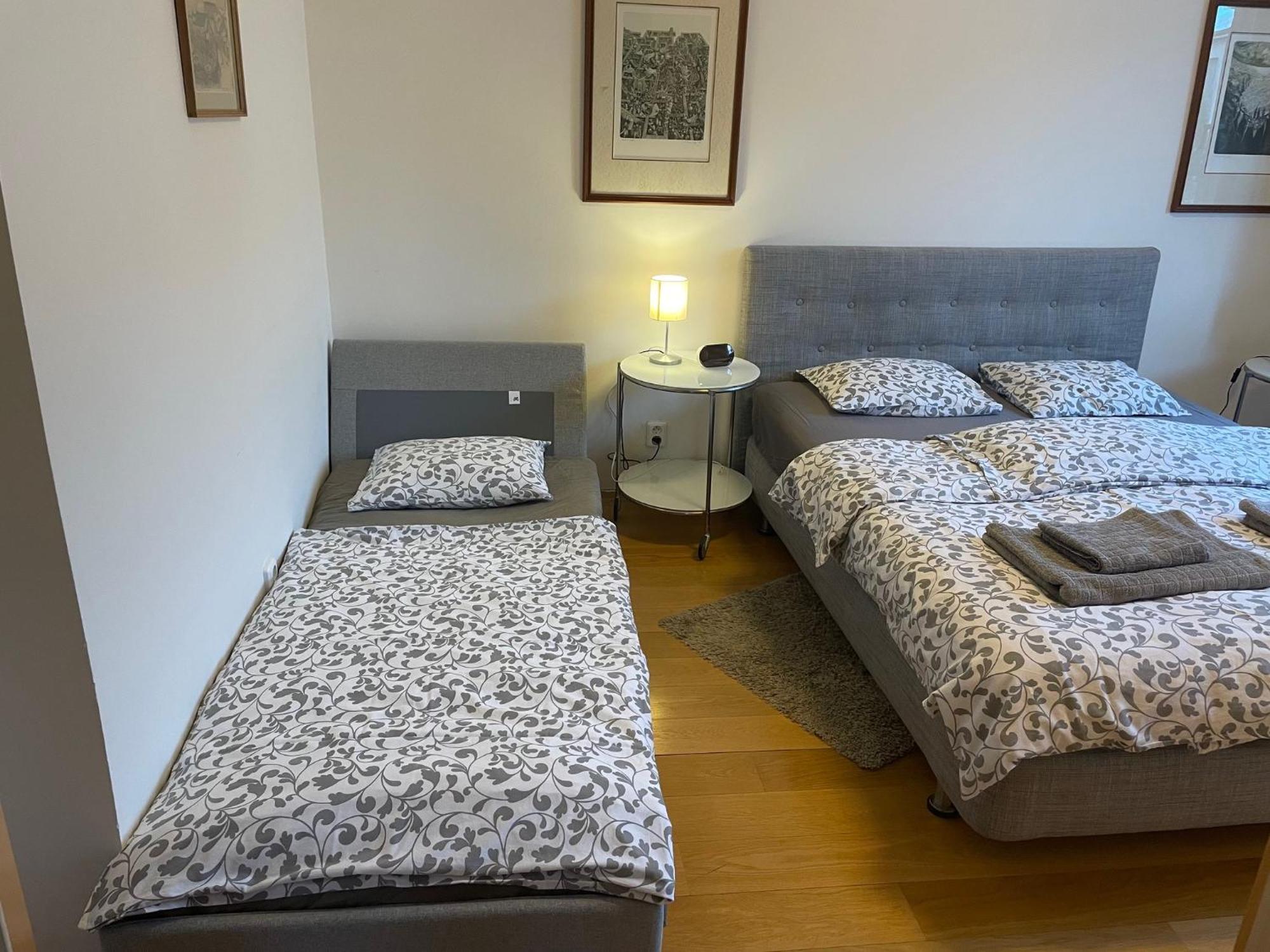 Apartment Kosatcová Praga Esterno foto